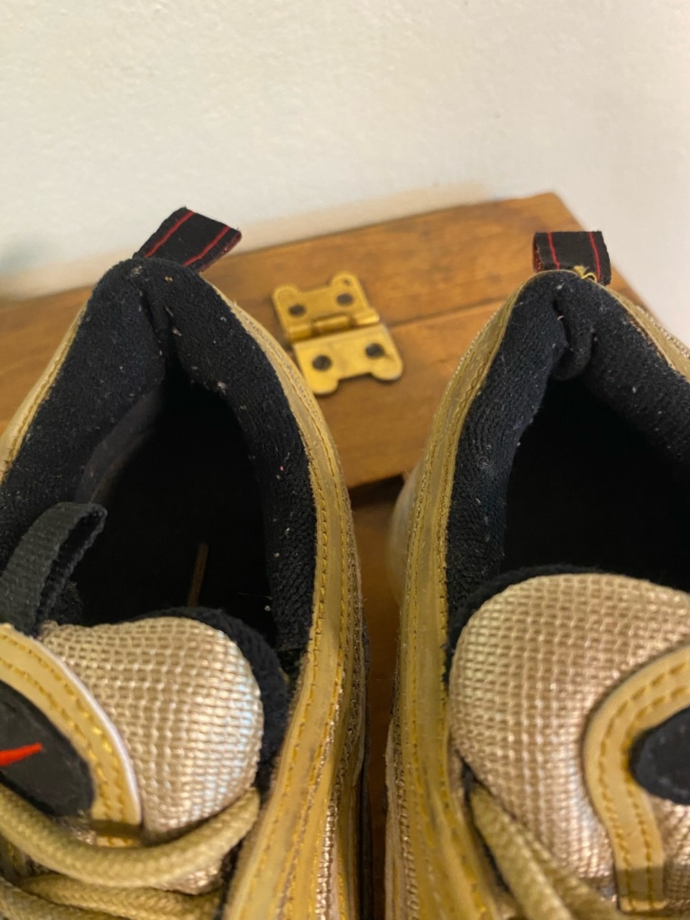 Nike AirMax 90 Men’s Size 8.5 Gold Athletic Sneakers Metallic Gold - Picture 7 of 12